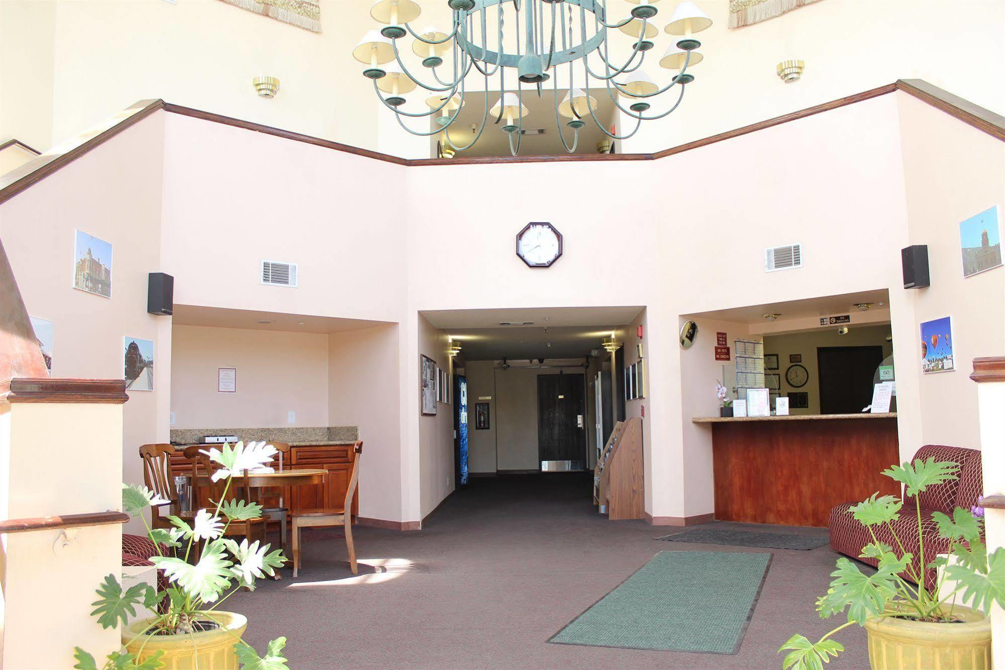Ocean Gateway Inn Santa Paula Extérieur photo